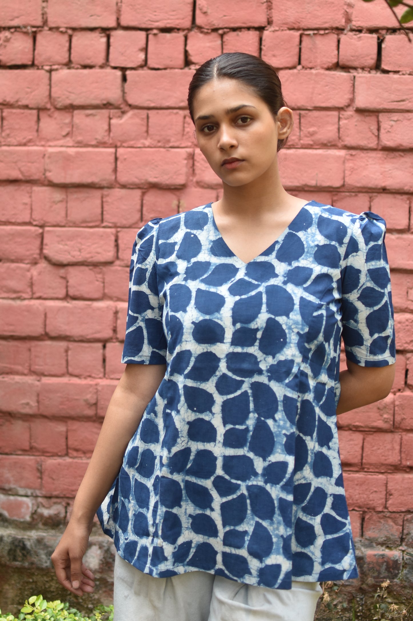 INDIGO OASIS HANDPRINTED TOP